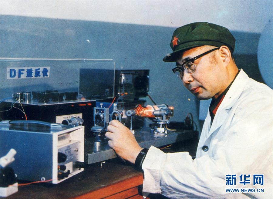 （愛國情 奮斗者&middot;圖文互動）（2）永不停轉的&ldquo;陀螺&rdquo;&mdash;&mdash;追記中國工程院院士、國防科技大學教授高伯龍