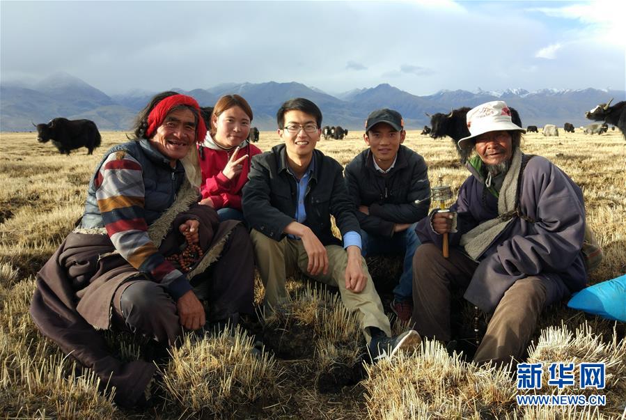 （在習(xí)近平新時(shí)代中國(guó)特色社會(huì)主義思想指引下&mdash;&mdash;新時(shí)代新作為新篇章&middot;總書記關(guān)心的百姓身邊事&middot;圖文互動(dòng))（1）&ldquo;我走進(jìn)大山，是為了讓你走出大山&rdquo;&mdash;&mdash;大學(xué)生支教故事