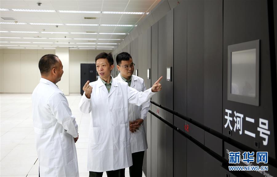 （圖文互動）（8）為了&ldquo;中國號&rdquo;巨輪揚帆遠(yuǎn)航&mdash;&mdash;中國共產(chǎn)黨領(lǐng)導(dǎo)下的人民軍隊忠于祖國、服務(wù)人民啟示錄