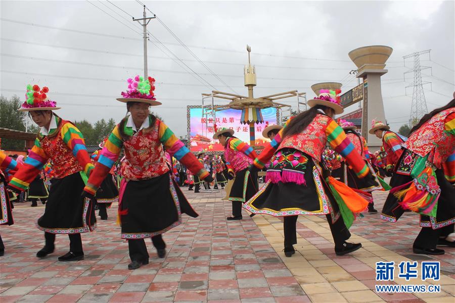 （集中連片特困地區(qū)貧困村調(diào)研行&middot;圖文互動(dòng)）（2）搬下山天地寬　真脫貧笑開(kāi)顏&mdash;&mdash;青海互助土族自治縣班彥村脫貧調(diào)查 