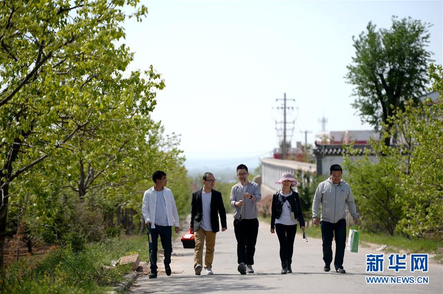 (在習近平新時代中國特色社會主義思想指引下——新時代新作為新篇章·總書記關心的百姓身邊事·圖文互動)(5)“農(nóng)”字頭照樣“大”作為——豐收時節(jié)看涉農(nóng)高校人才在希望的田野