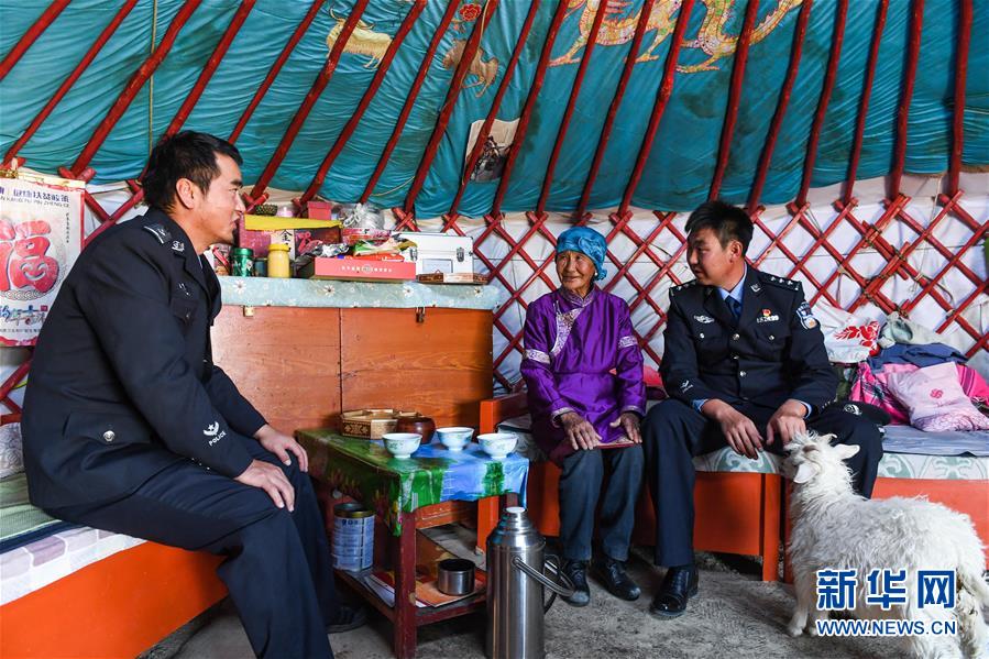 (愛(ài)國(guó)情 奮斗者·圖文互動(dòng))(8)印刻在戈壁上的名字