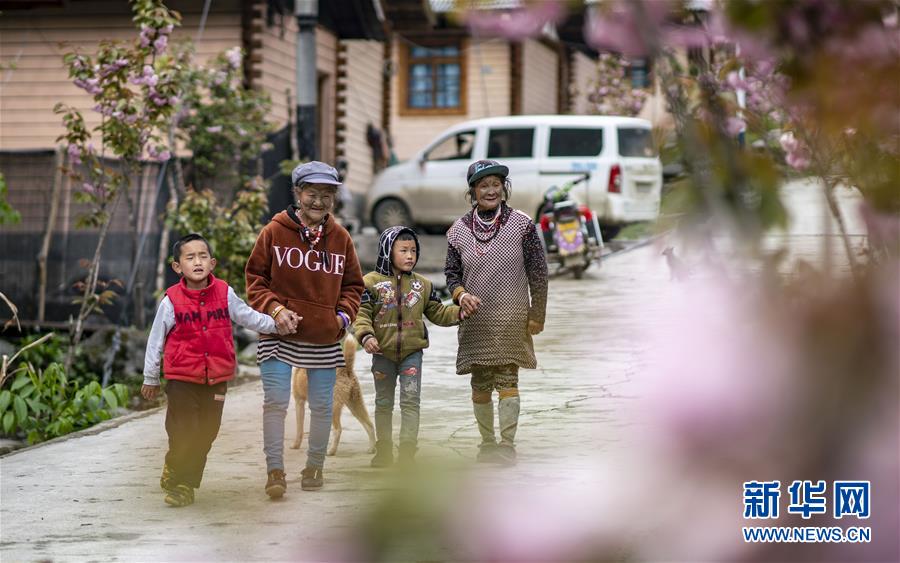 （圖文互動(dòng)）（3）太陽照耀&ldquo;人類童年&rdquo;&mdash;&mdash;新時(shí)代直過民族脫貧攻堅(jiān)紀(jì)事