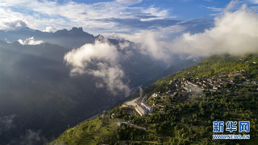 (新華全媒頭條·決戰(zhàn)決勝脫貧攻堅·圖文互動)(1)為了人與自然和諧共生——云南“三江并流”地區(qū)決戰(zhàn)精準(zhǔn)脫貧的“生態(tài)畫卷”