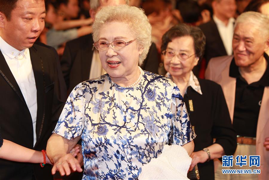 (壯麗70年·奮斗新時(shí)代——共和國榮光·圖文互動(dòng))(2)秦怡:中國銀幕不老的“青春之歌”