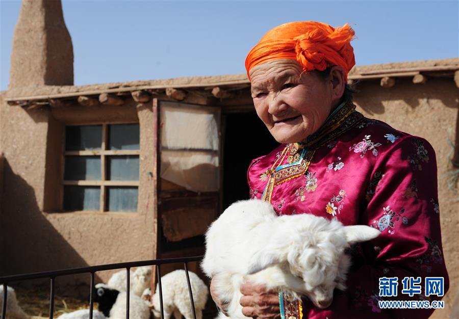 （壯麗70年&middot;奮斗新時(shí)代&mdash;&mdash;共和國(guó)榮光&middot;圖文互動(dòng)）（2）都貴瑪：草原最美的額吉