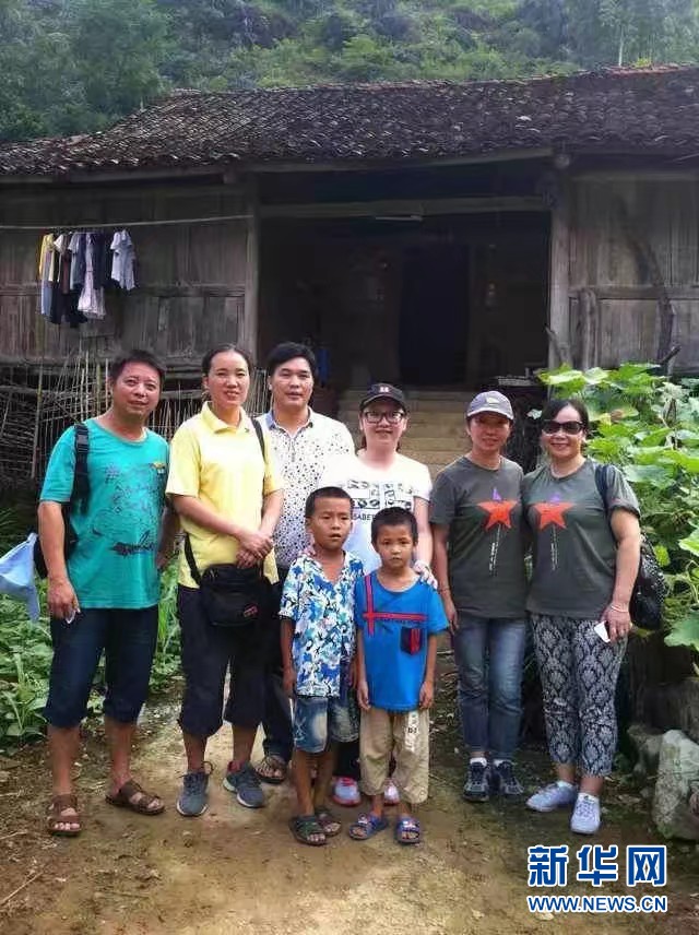 (圖文互動(dòng))(2)“擔(dān)起山里娃沉甸甸的夢想”——記廣西大石山區(qū)小學(xué)教師蒙曉梅