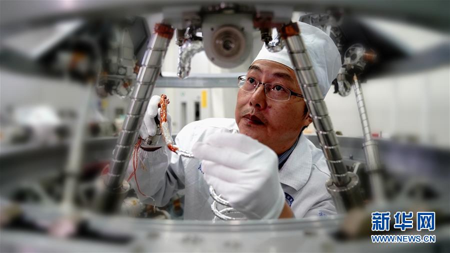 （德耀中華&middot;圖文互動）（1）王曙群：&ldquo;腳踏實(shí)地、仰望星空&rdquo;的大國工匠