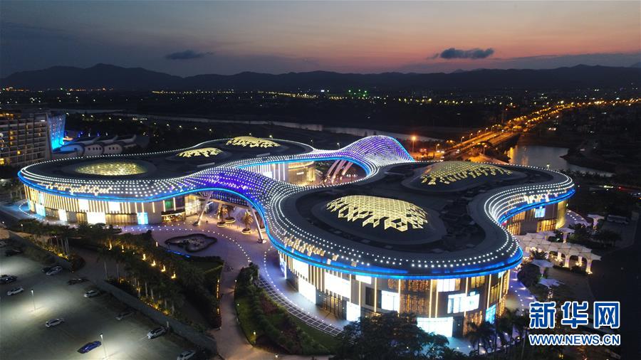 （在習(xí)近平新時代中國特色社會主義思想指引下&mdash;&mdash;新時代新作為新篇章&middot;總書記關(guān)切開放事&middot;圖文互動）（6）開放的故事講不完&mdash;&mdash;海南開放再&ldquo;提速&rdquo;