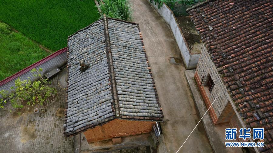 （新華全媒頭條&middot;圖文互動）（3）守望80年的土房 永恒不變的初心&mdash;&mdash;贛南蘇區(qū)曹承鳳家&ldquo;三棟房&rdquo;記事