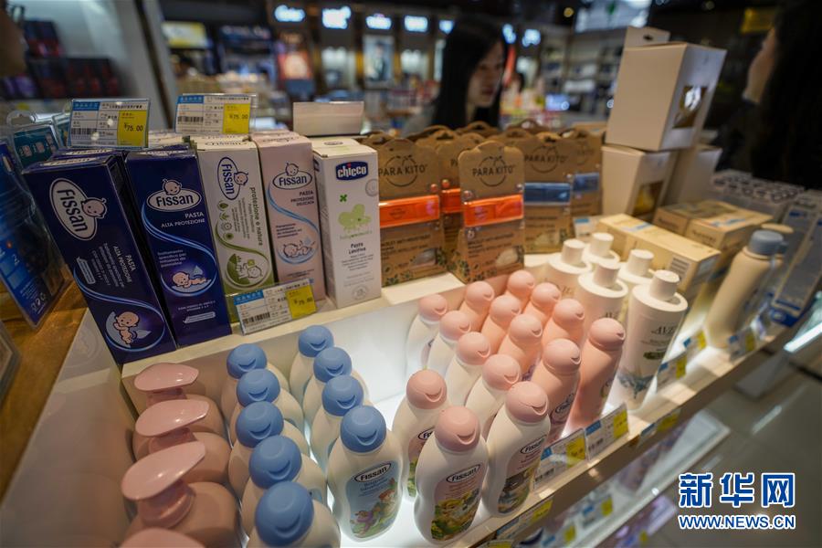 （在習(xí)近平新時代中國特色社會主義思想指引下&mdash;&mdash;新時代新作為新篇章&middot;總書記關(guān)切開放事&middot;圖文互動）（3）開放，讓迢迢邊關(guān)擁有穩(wěn)穩(wěn)幸福&mdash;&mdash;來自內(nèi)陸沿邊開放小城的故事