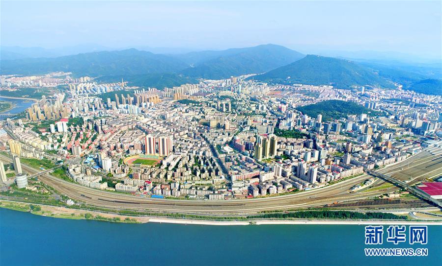 （新華全媒頭條&middot;四中全會精神在基層&middot;圖文互動）（1）沖破衰退循環(huán) 引領生態(tài)崛起&mdash;&mdash;東北老工業(yè)基地城市本溪綠色轉型煥發(fā)朝氣