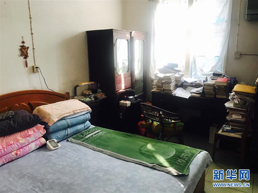 （新華全媒頭條&middot;圖文互動）（11）滄海橫流 信仰彌堅&mdash;&mdash;記共產(chǎn)黨員、湘潭大學九旬教授滄南