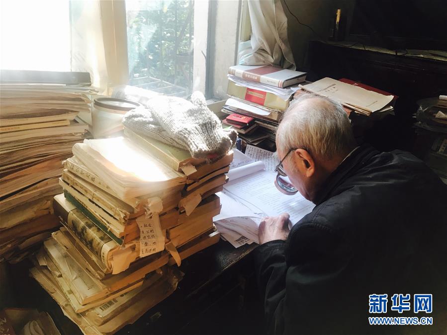 （新華全媒頭條&middot;圖文互動）（10）滄海橫流 信仰彌堅&mdash;&mdash;記共產(chǎn)黨員、湘潭大學九旬教授滄南