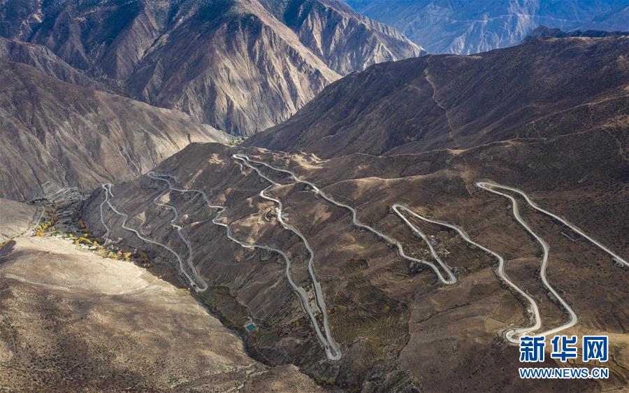 （新華全媒頭條&middot;圖文互動(dòng)）（1）格?；ㄩ_(kāi)滿天路&mdash;&mdash;寫(xiě)在川藏公路通車(chē)65周年之際