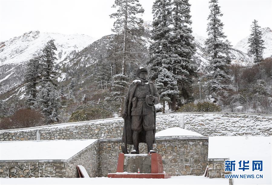 （新華全媒頭條&middot;圖文互動(dòng)）（3）格?；ㄩ_(kāi)滿天路&mdash;&mdash;寫(xiě)在川藏公路通車(chē)65周年之際