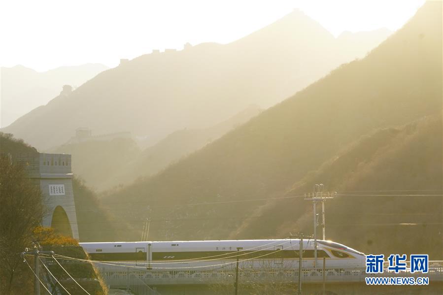 （新華全媒頭條&middot;圖文互動）（11）百年跨越，逐夢京張&mdash;&mdash;寫在京張高鐵開通暨中國高鐵突破3.5萬公里之際