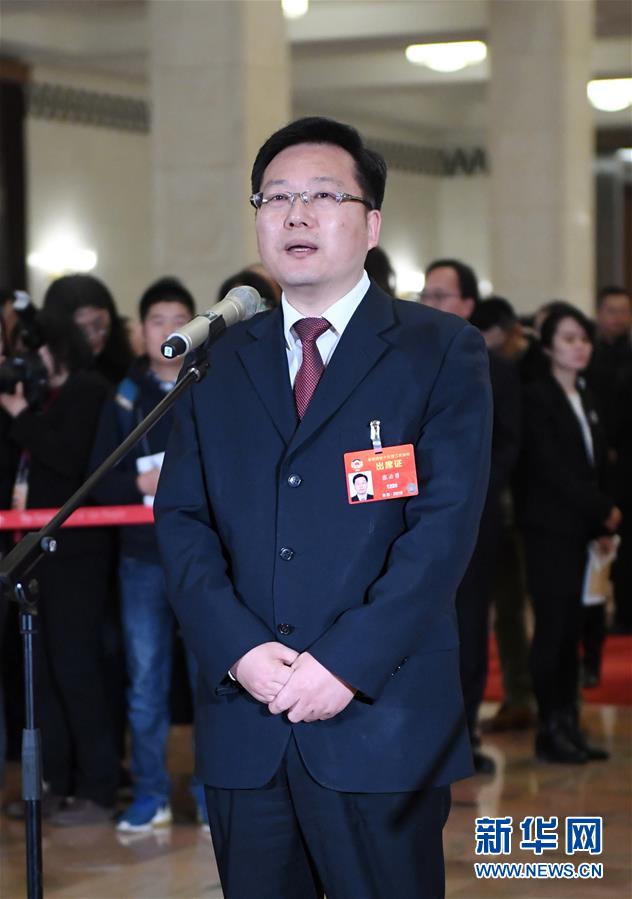 （兩會(huì)&middot;面對(duì)面）（4）全國(guó)政協(xié)委員接受采訪