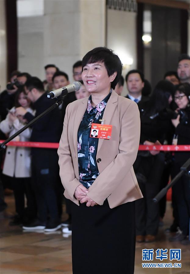 （兩會(huì)&middot;面對(duì)面）（5）全國政協(xié)委員接受采訪