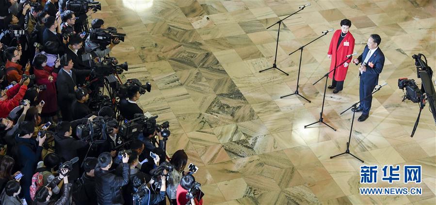 （兩會(huì)&middot;面對(duì)面）（7）全國政協(xié)委員接受采訪