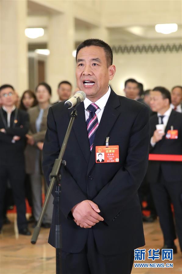 （兩會&middot;面對面）（4）全國人大代表接受采訪