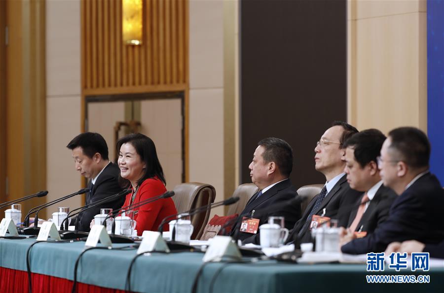 （兩會(huì)&middot;XHDW）（8）政協(xié)委員談優(yōu)化營商環(huán)境、促進(jìn)民營經(jīng)濟(jì)高質(zhì)量發(fā)展