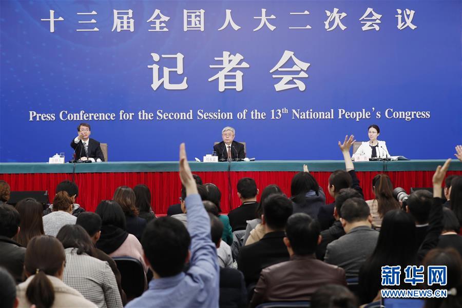 （兩會(huì)&middot;XHDW）（4）國(guó)務(wù)院扶貧辦主任劉永富就&ldquo;攻堅(jiān)克難&mdash;&mdash;堅(jiān)決打贏脫貧攻堅(jiān)戰(zhàn)&rdquo;答記者問(wèn)