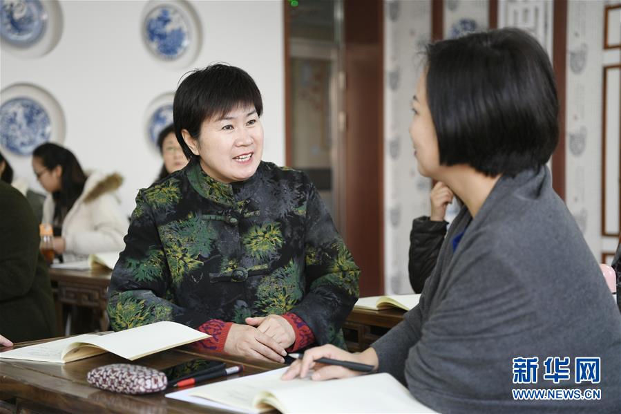 (兩會(huì)·圖片故事)(7)全國(guó)人大代表馬恒燕:讓城鄉(xiāng)學(xué)生共享“互聯(lián)網(wǎng)+教育”優(yōu)質(zhì)資源