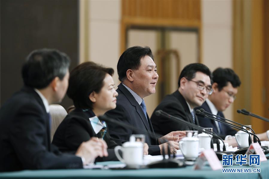 (兩會(huì)·XHDW)(10)最高人民法院審判委員會(huì)副部級(jí)專職委員劉貴祥等就“攻堅(jiān)‘基本解決執(zhí)行難’”答記者問(wèn)