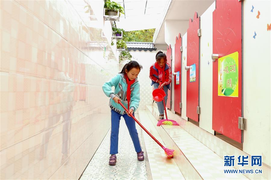 （新華全媒頭條&middot;圖文互動(dòng)）（7）上下同心再出發(fā)&mdash;&mdash;習(xí)近平總書(shū)記同出席2019年全國(guó)兩會(huì)人大代表、政協(xié)委員共商國(guó)是紀(jì)實(shí)