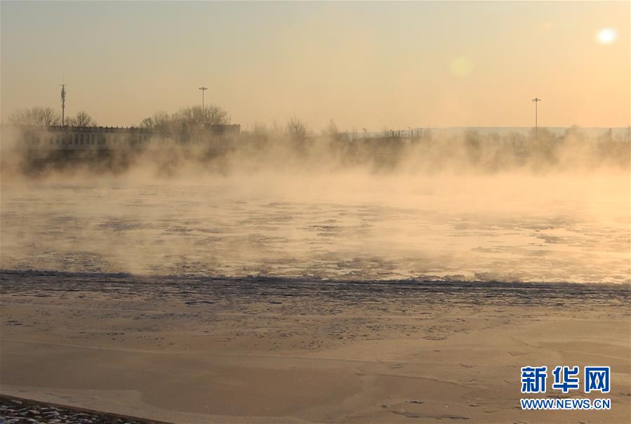 (環(huán)境)(3)黃河三盛公水利樞紐庫區(qū)出現(xiàn)“水煮黃河”景觀