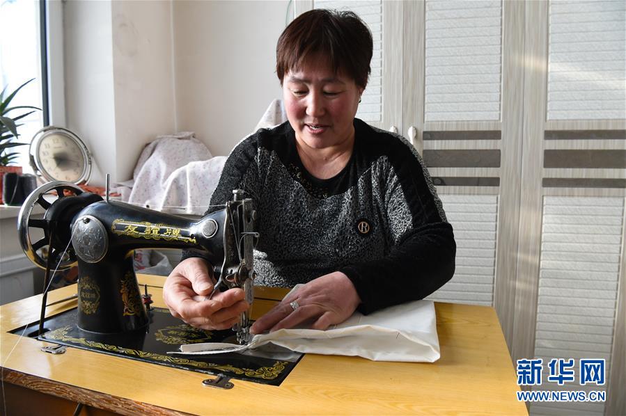 （新春走基層&middot;圖文互動(dòng)）（2）脫貧戶&ldquo;虎妞&rdquo;的&ldquo;福袋&rdquo;