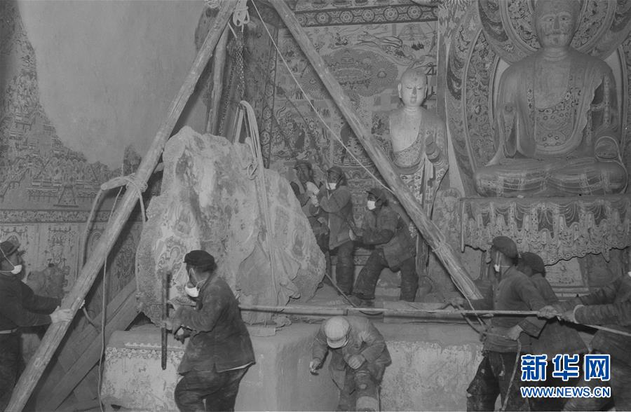 （時(shí)代先鋒&middot;圖文互動）（3）此生不悔入沙海 勇?lián)厝问家娊?mdash;&mdash;敦煌研究院文物保護(hù)利用群體群像