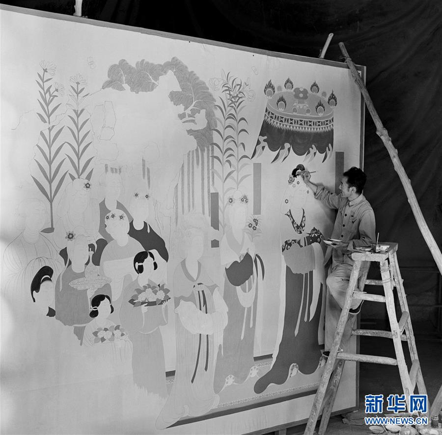 （時(shí)代先鋒&middot;圖文互動）（5）此生不悔入沙海 勇?lián)厝问家娊?mdash;&mdash;敦煌研究院文物保護(hù)利用群體群像