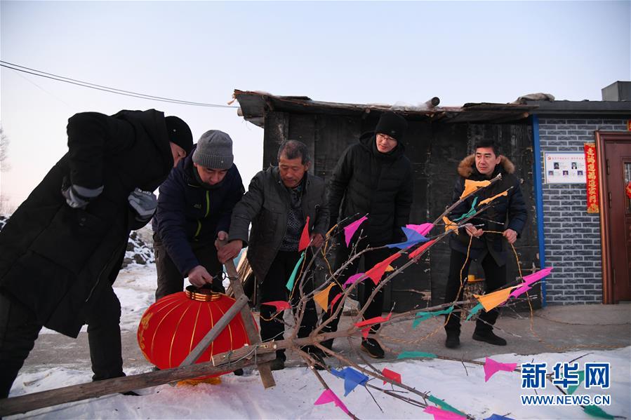 (新春走基層·圖文互動)(2)最冷的日子 最暖的團聚——寒極小年里的暖心故事
