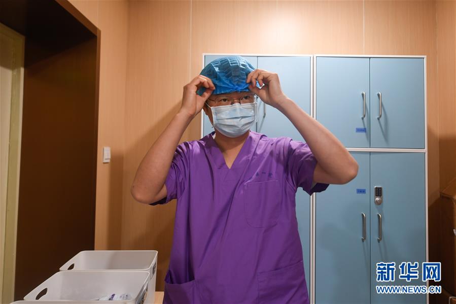 （聚焦疫情防控&middot;圖文互動(dòng)）（2）無(wú)法握手，但始終并肩