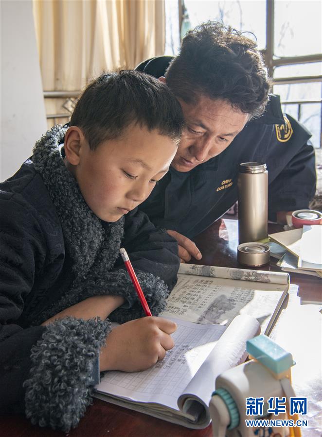 (新春走基層·圖文互動)(7)邊境口岸靜候春天