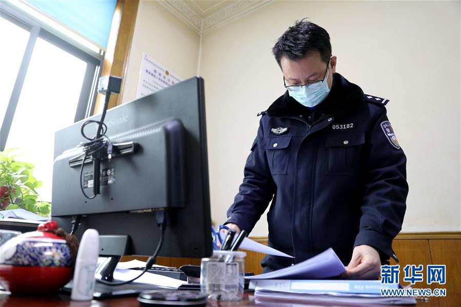 （聚焦疫情防控&middot;圖文互動(dòng)）（2）&ldquo;戰(zhàn)疫&rdquo;時(shí)期&ldquo;雙一線&rdquo;夫妻的愛情：一手平安 一手健康