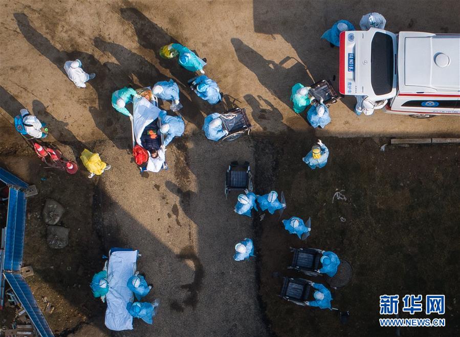 (新華全媒頭條·圖文互動(dòng)) (5)做好疫情防護(hù) 統(tǒng)籌抓好改革發(fā)展穩(wěn)定各項(xiàng)工作——堅(jiān)決打贏疫情防控阻擊戰(zhàn)系列述評(píng)之四