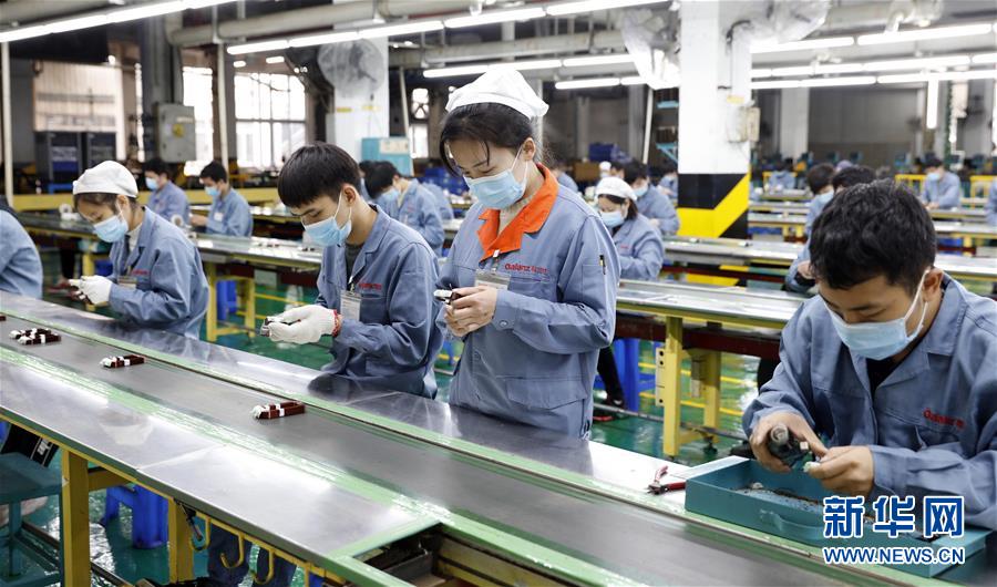 (來自經(jīng)濟前沿的故事·企業(yè)復(fù)工復(fù)產(chǎn)·圖文互動)(1)“這次復(fù)工終生難忘”——廣東格蘭仕安全員復(fù)工記