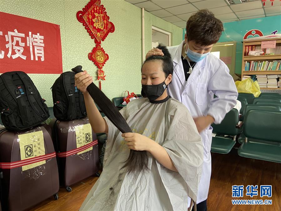 （聚焦疫情防控&middot;圖文互動(dòng)）（1）沖鋒向前，我們義無(wú)反顧&mdash;&mdash;&ldquo;戰(zhàn)疫&rdquo;一線醫(yī)護(hù)人員群像