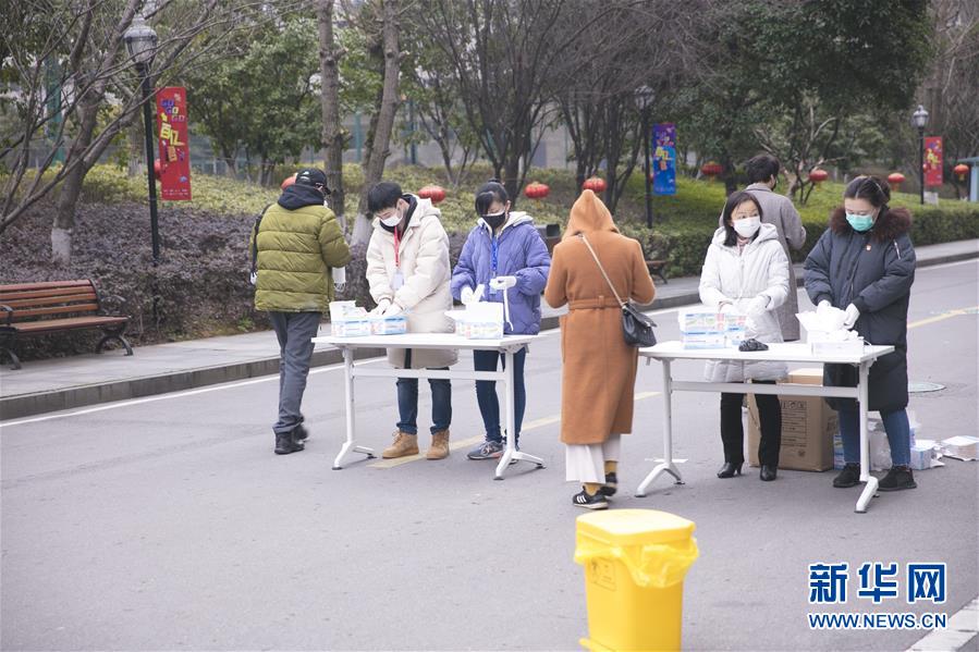 (來自經(jīng)濟前沿的故事·企業(yè)復工復產(chǎn)·圖文互動)(2)“開門紅包”變“消毒迎門”——長沙高新區(qū)一家企業(yè)復工的“拼勁”