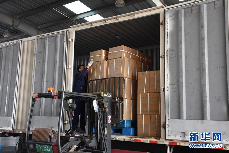 （圖文互動(dòng)）（1）爭分奪秒，為了那千公里之外的馳援&mdash;&mdash;急需防疫物資天津復(fù)工復(fù)產(chǎn)一線見聞