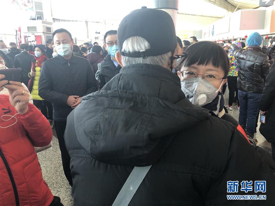 （熱點(diǎn)鮮報(bào)&middot;圖文互動(dòng)）（1）三代人的約定：父母送我援湖北，我給孩子樹榜樣