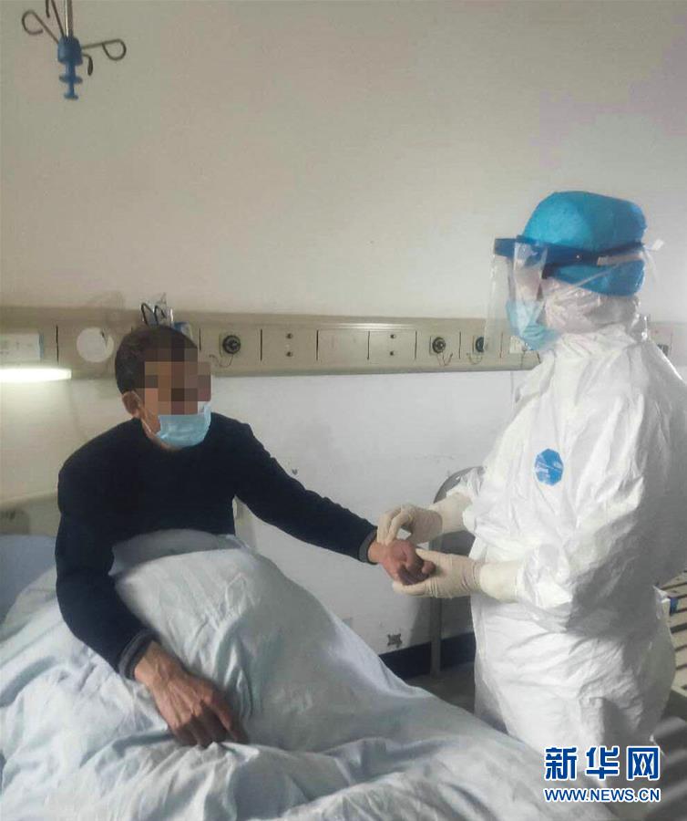 (聚焦疫情防控·圖文互動(dòng))(2)參與救治新冠肺炎確診病例超八成——中醫(yī)藥在抗擊疫情中貢獻(xiàn)力量