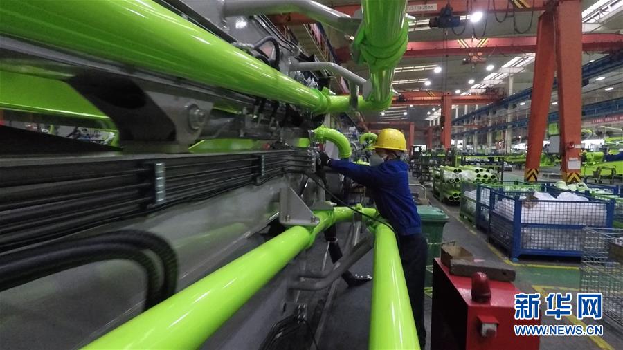 （圖文互動(dòng)）（1）吃粉擼串，商圈&ldquo;打卡&rdquo;，動(dòng)車出廠&mdash;&mdash;湖南&ldquo;標(biāo)簽&rdquo;復(fù)蘇記