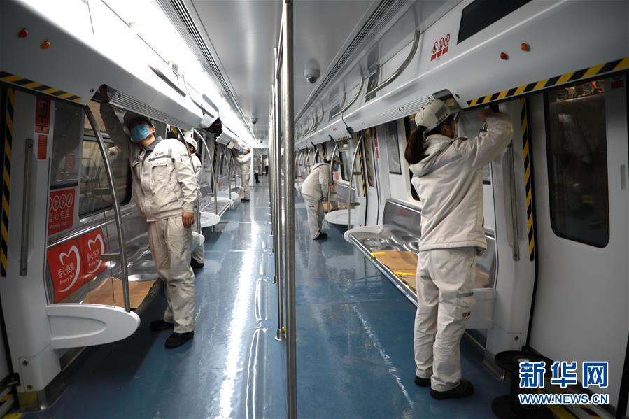 （圖文互動(dòng)）（3）吃粉擼串，商圈&ldquo;打卡&rdquo;，動(dòng)車出廠&mdash;&mdash;湖南&ldquo;標(biāo)簽&rdquo;復(fù)蘇記