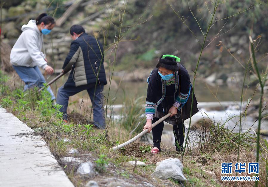 （社會）（1）苗山脫貧影像志&mdash;&mdash;春天里，她們種下新希望