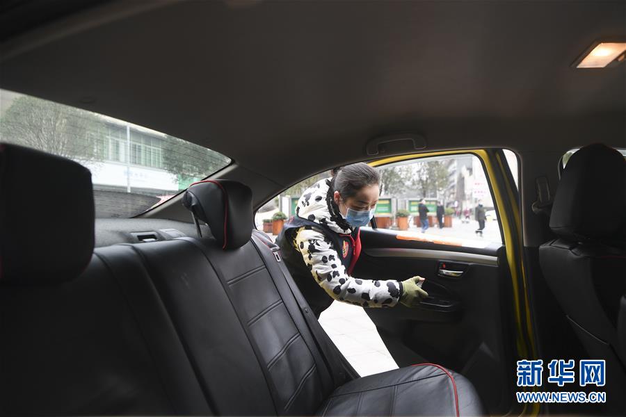 （聚焦疫情防控&middot;圖文互動）（3）&ldquo;讓醫(yī)務(wù)人員無后顧之憂！&rdquo;&mdash;&mdash;重慶志愿者&ldquo;守護&rdquo;千余名一線醫(yī)護人員家屬見聞