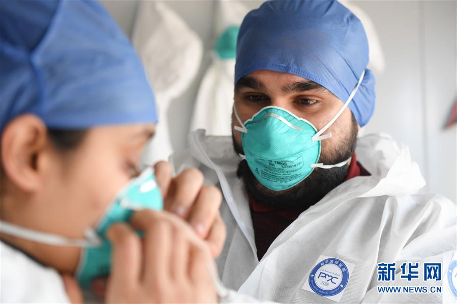 （新華全媒頭條&middot;圖文互動(dòng)）（16）聽，人類命運(yùn)共同體的大合唱&mdash;&mdash;中國(guó)同國(guó)際社會(huì)攜手抗擊新冠肺炎疫情述評(píng)